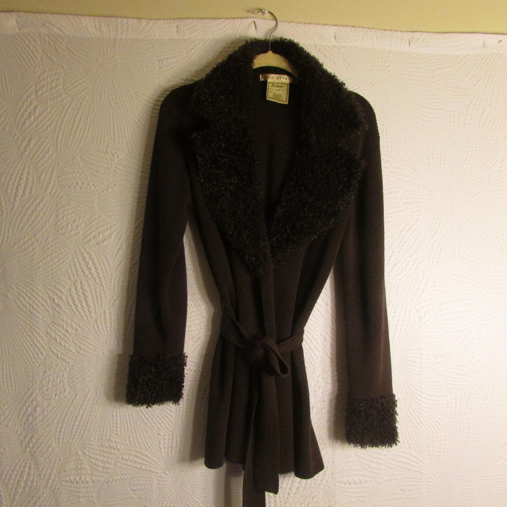 Brown elegant sweater